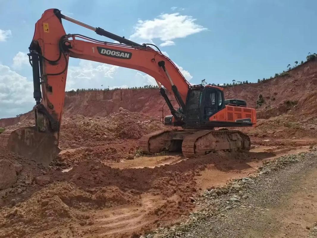 2019年斗山500#二手钩机 土石方工程的坚实伙伴