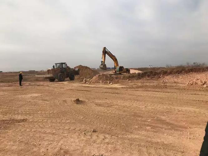 正在施工中的土石方工程破碎中正在施工中的土石方工程样板间土石方